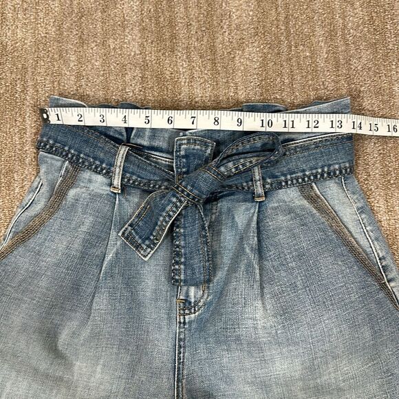 Chelsea & Violet Cuffed Hem Tie Waist Bow Pleated Denim Jean Shorts Women 27 - Picture 3 of 8